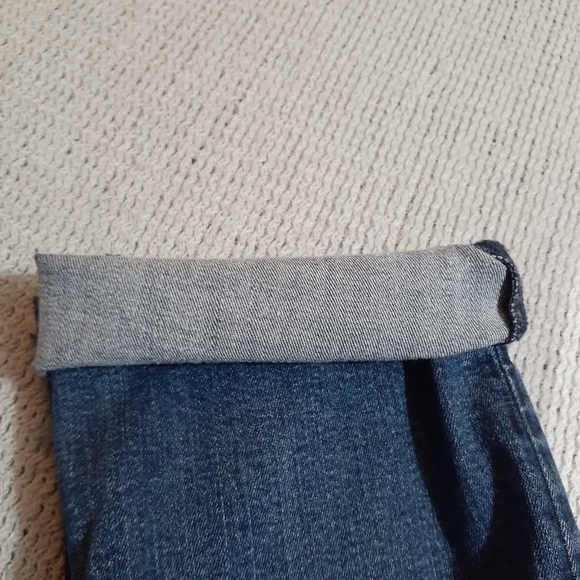 Level 99 Jean's size 26. Blue distressed cropped - Picture 6 of 8